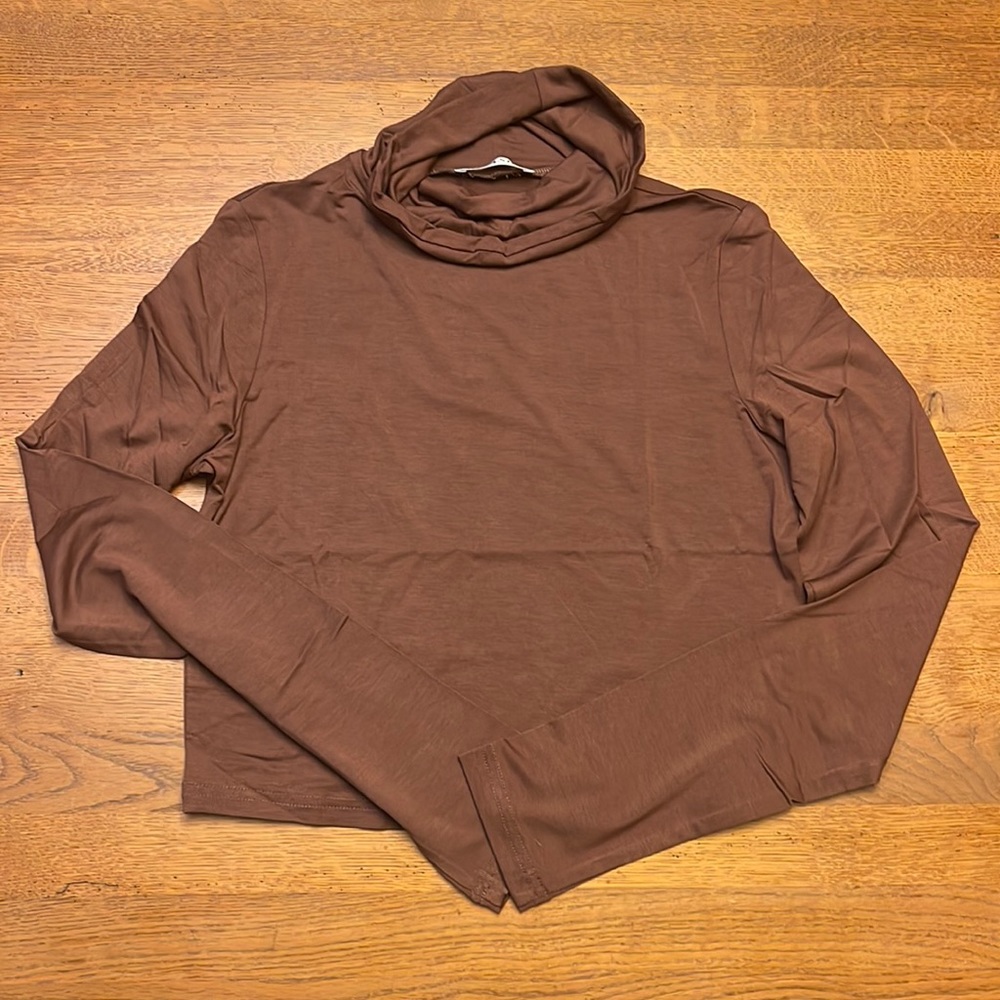 MSBasic Chocolate Turtle Neck Long Sleeved Crop Top